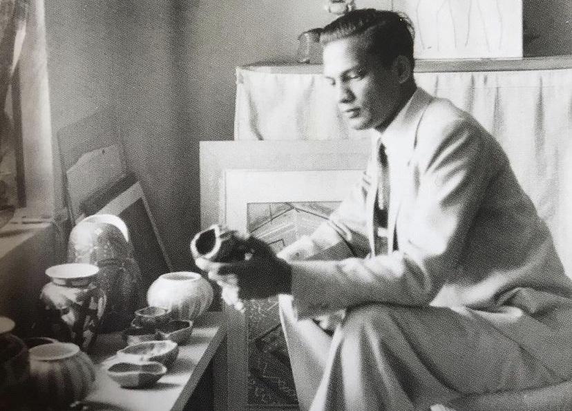 Virendra at Kumar Gallery, Connaught Place in 1957 appreciating ceramics by Devayani Krishna